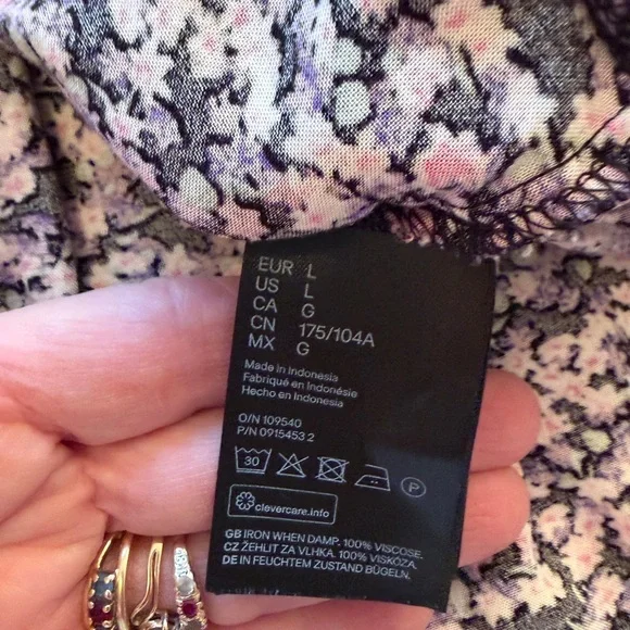 H&M purple ditsy floral balloon sleeve tiered mini dress-Size Large - Picture 11 of 11